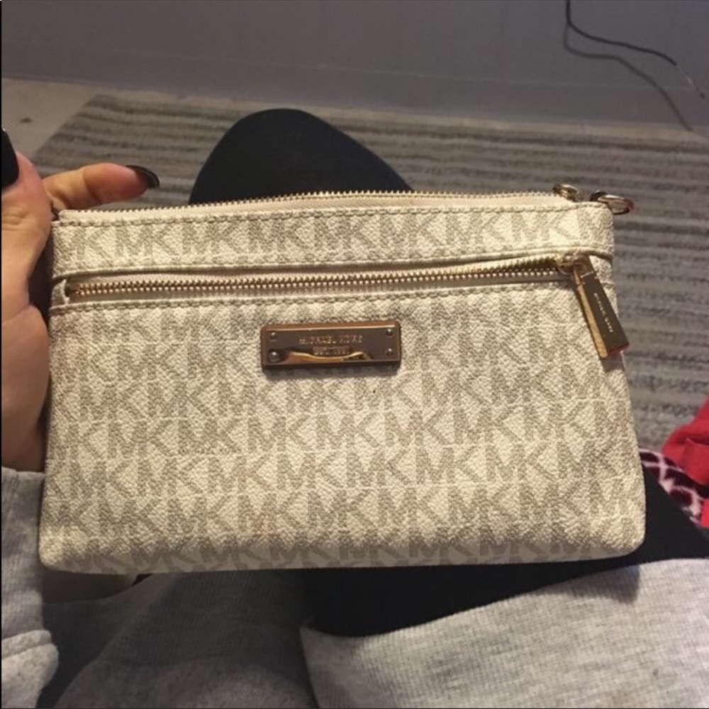 Michael Kors wristlet